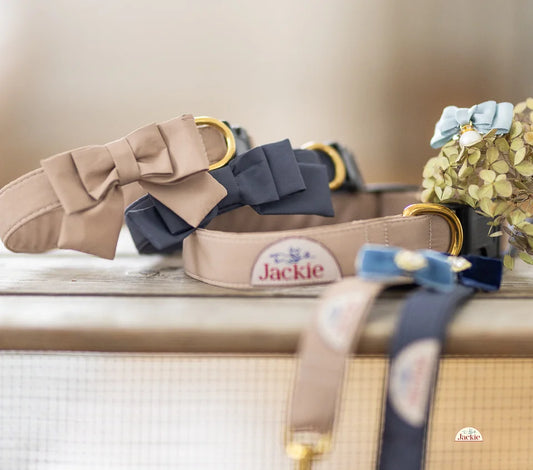 Jackie Halsband m Rosett