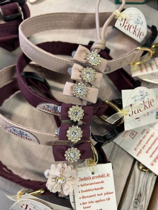 Jackie Rosett m Spänne